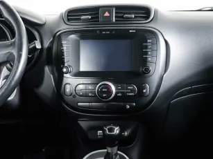 Kia  15