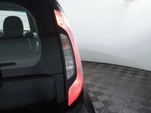 Kia  8