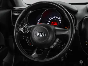Kia  10