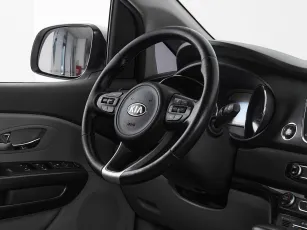 Kia  10