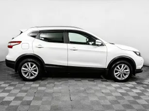 Nissan  4