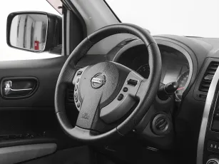 Nissan  10