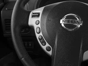 Nissan  11