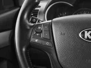 Kia  11