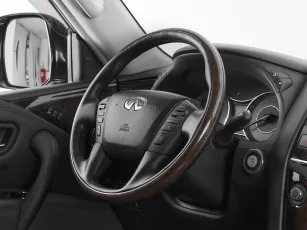 Infiniti  10