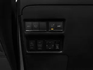 Infiniti  12