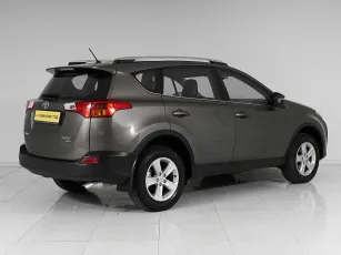 Toyota  6