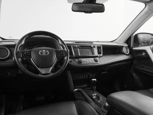 Toyota  8