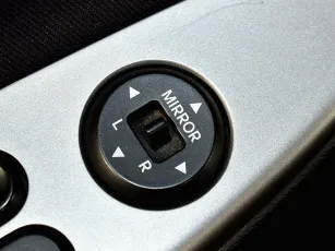Hyundai  12