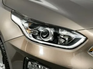 Kia  7
