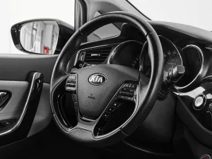 Kia  10
