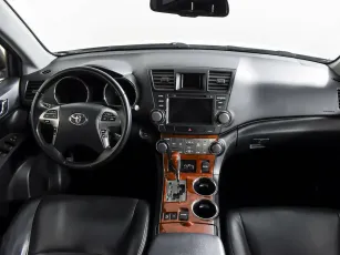 Toyota  10
