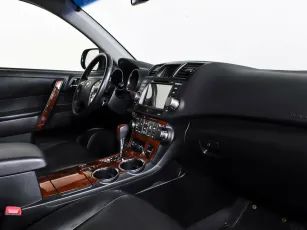 Toyota  9