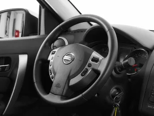 Nissan  10