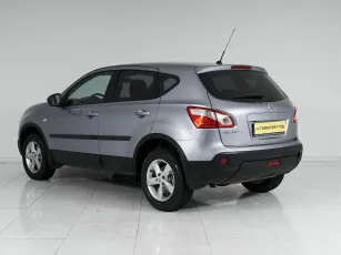 Nissan  4