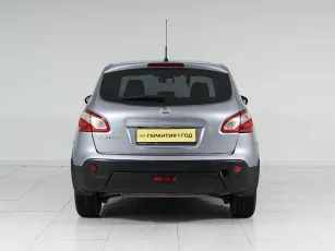 Nissan  5