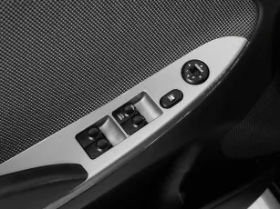 Hyundai  11