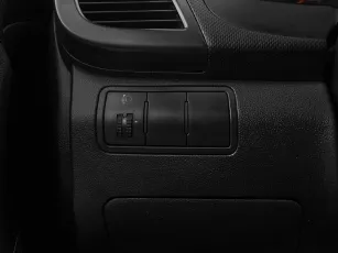 Hyundai  12
