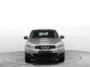 Nissan  2