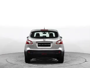 Nissan  4