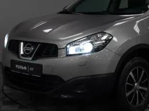 Nissan  5