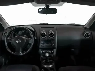 Nissan  8