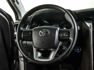 Toyota  12
