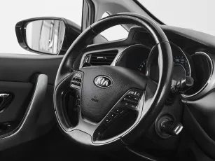 Kia  10