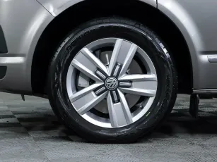 Volkswagen  8