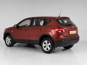 Nissan  4