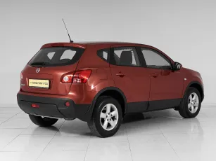Nissan  6