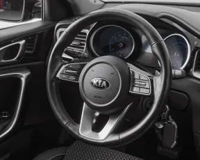 Kia  10