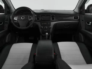 SsangYong  8