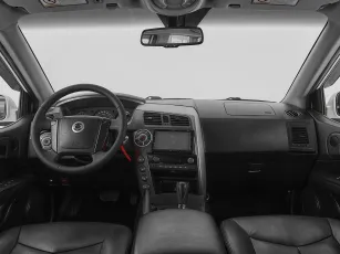 SsangYong  8