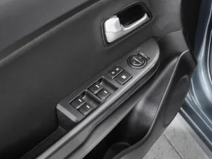 Kia  10