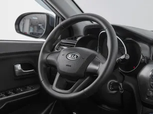 Kia  9