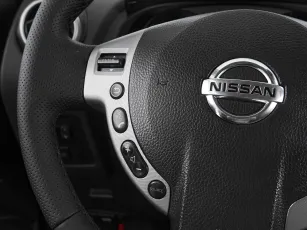 Nissan  10