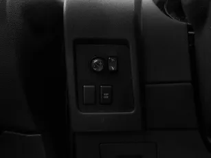 Nissan  12