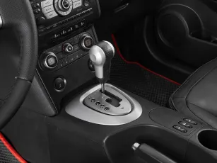 Nissan  15