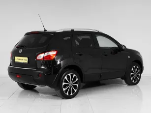 Nissan  4