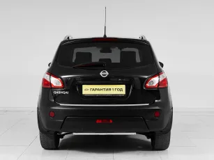 Nissan  5