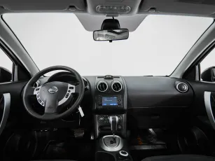 Nissan  8