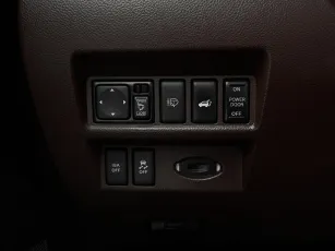 Infiniti  15