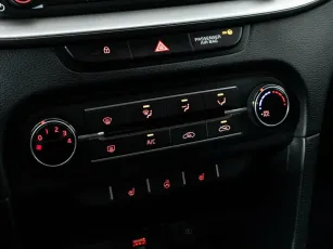 Kia  17