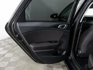 Kia  23