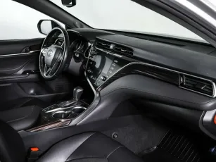 Toyota  8