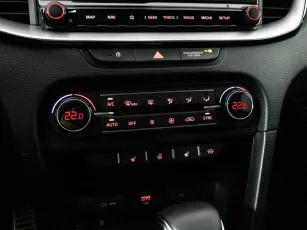 Kia  11