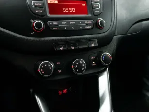 Kia  10
