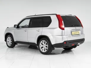 Nissan  4
