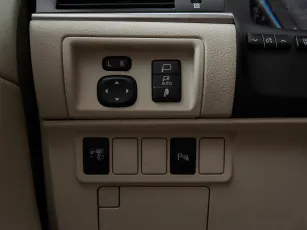 Lexus  15